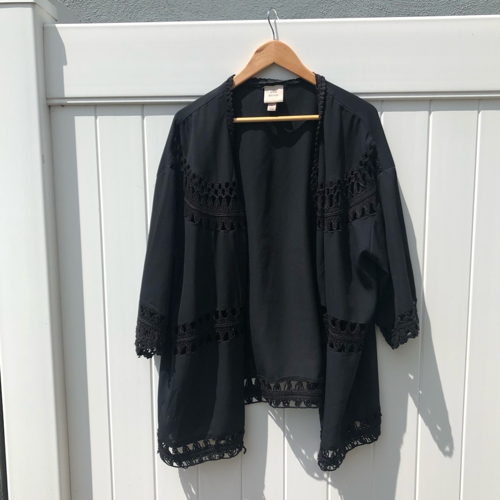 Black Knox Rose Kimono